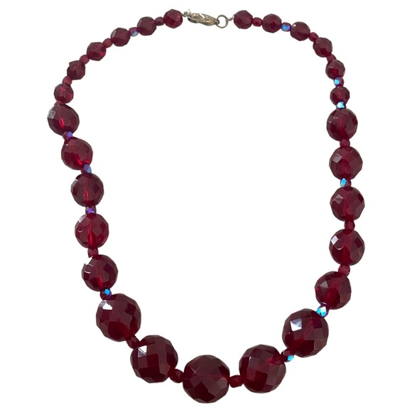 Cherry red 🍒 graduated crystal beads necklace faceted lovster clasp - Picture 6 of 8